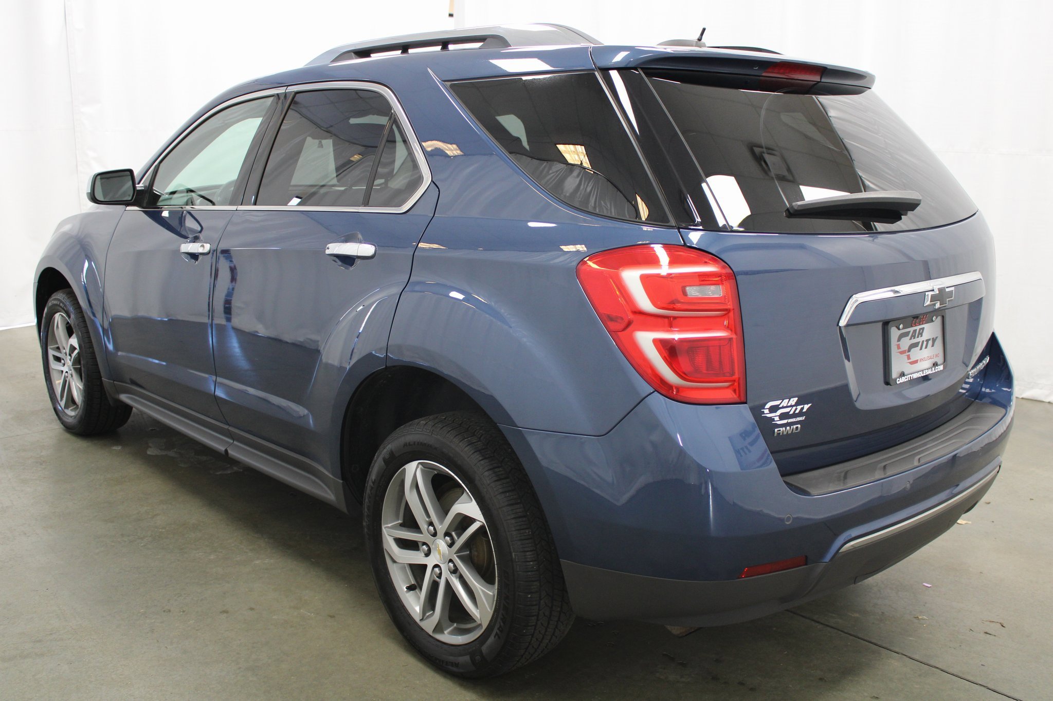 Used 2016 Chevrolet Equinox LTZ w/ Enhanced Convenience Package image 7