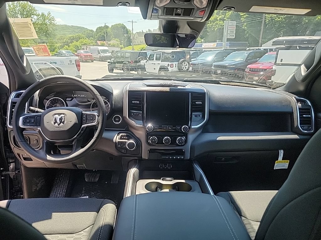 New 2026 RAM 1500 Express AWD/4WD image 16