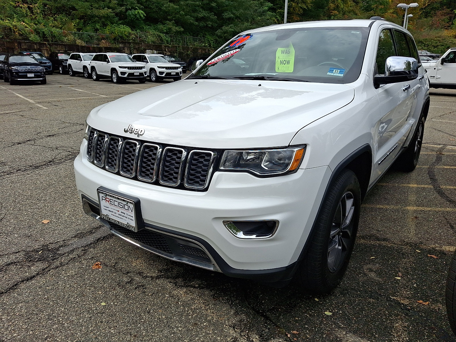 Certified 2019 Jeep Grand Cherokee Limited AWD/4WD image 3