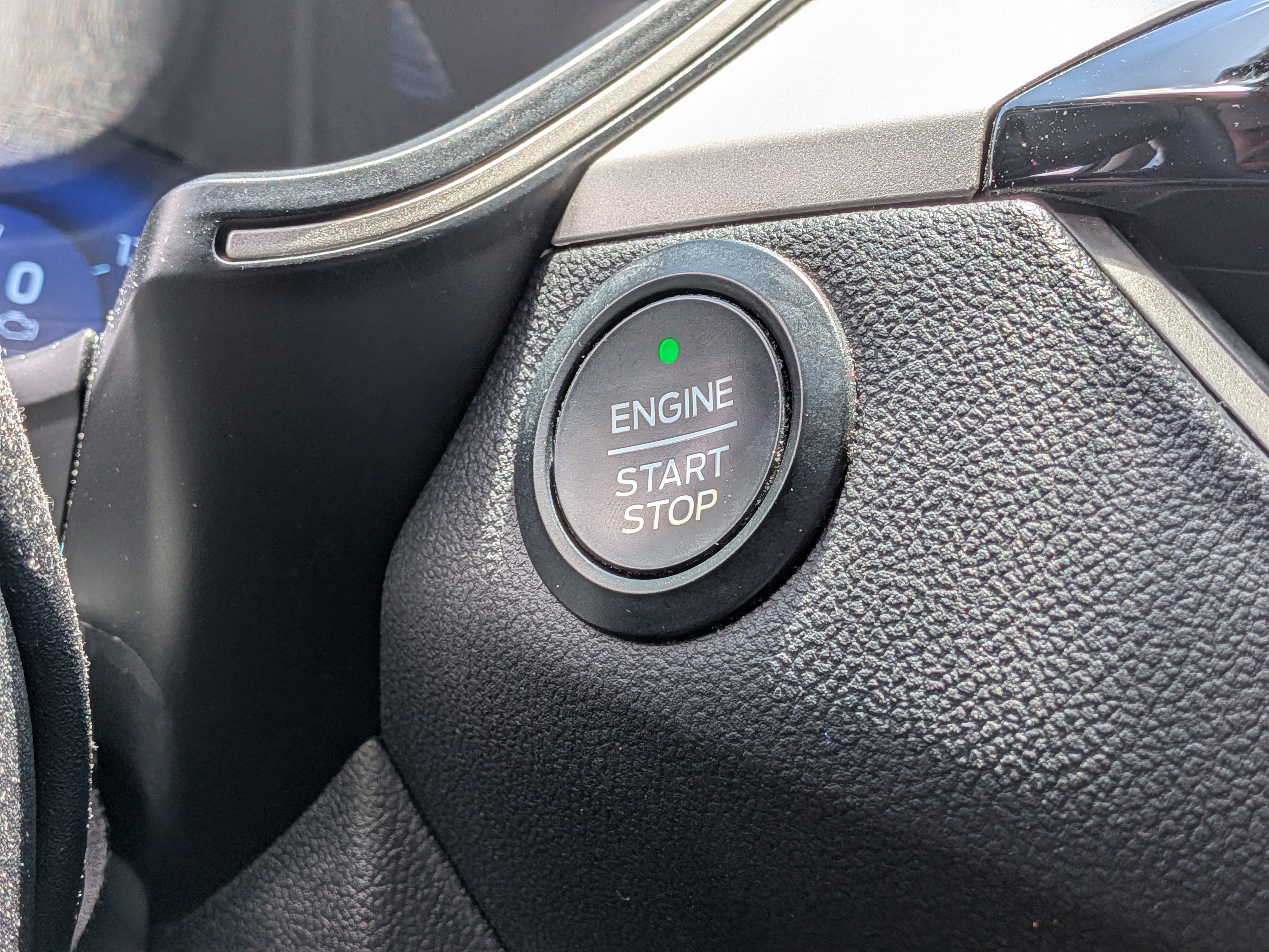 Used 2020 Ford Escape SE Sport image 31