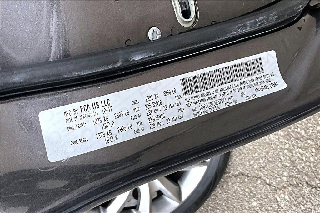 Used 2018 Jeep Cherokee Limited image 31