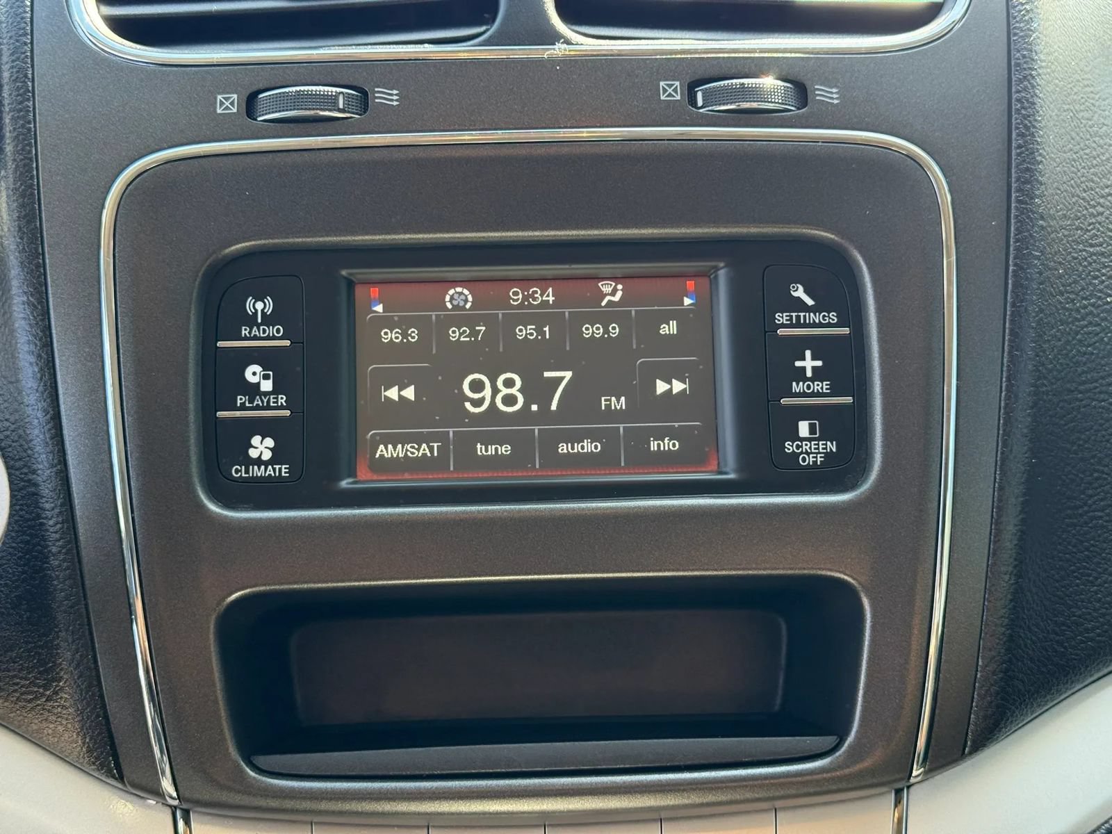 Used 2020 Dodge Journey SE w/ SE Popular Equipment Group FWD image 21