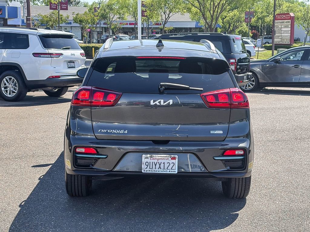 Used 2022 Kia Niro EX image 3