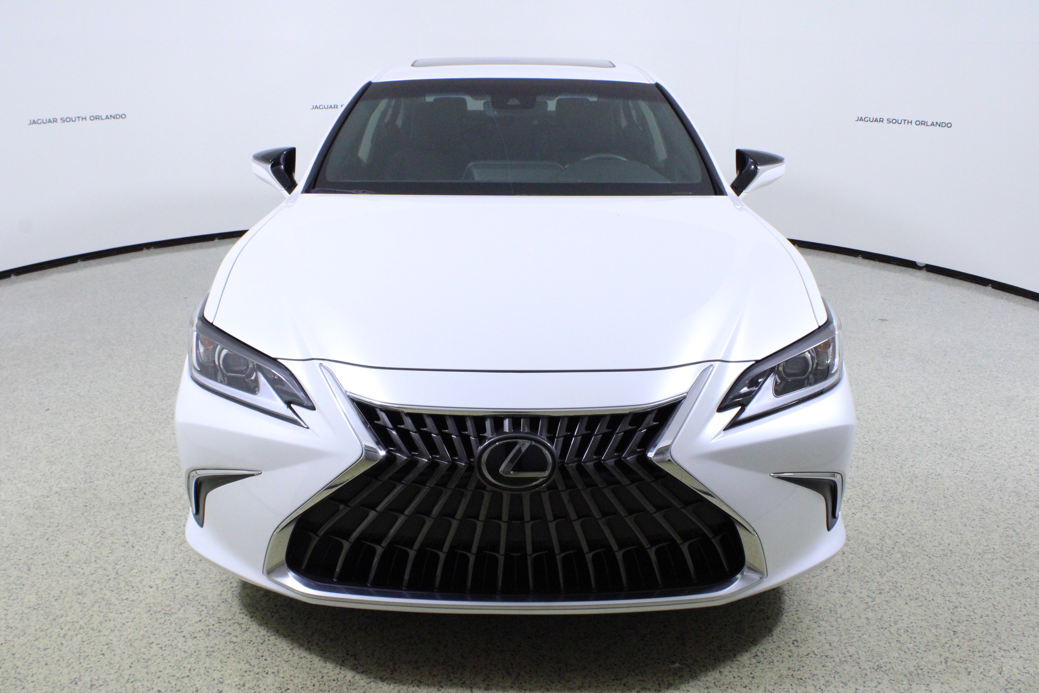 Used 2022 Lexus ES 350 image 2