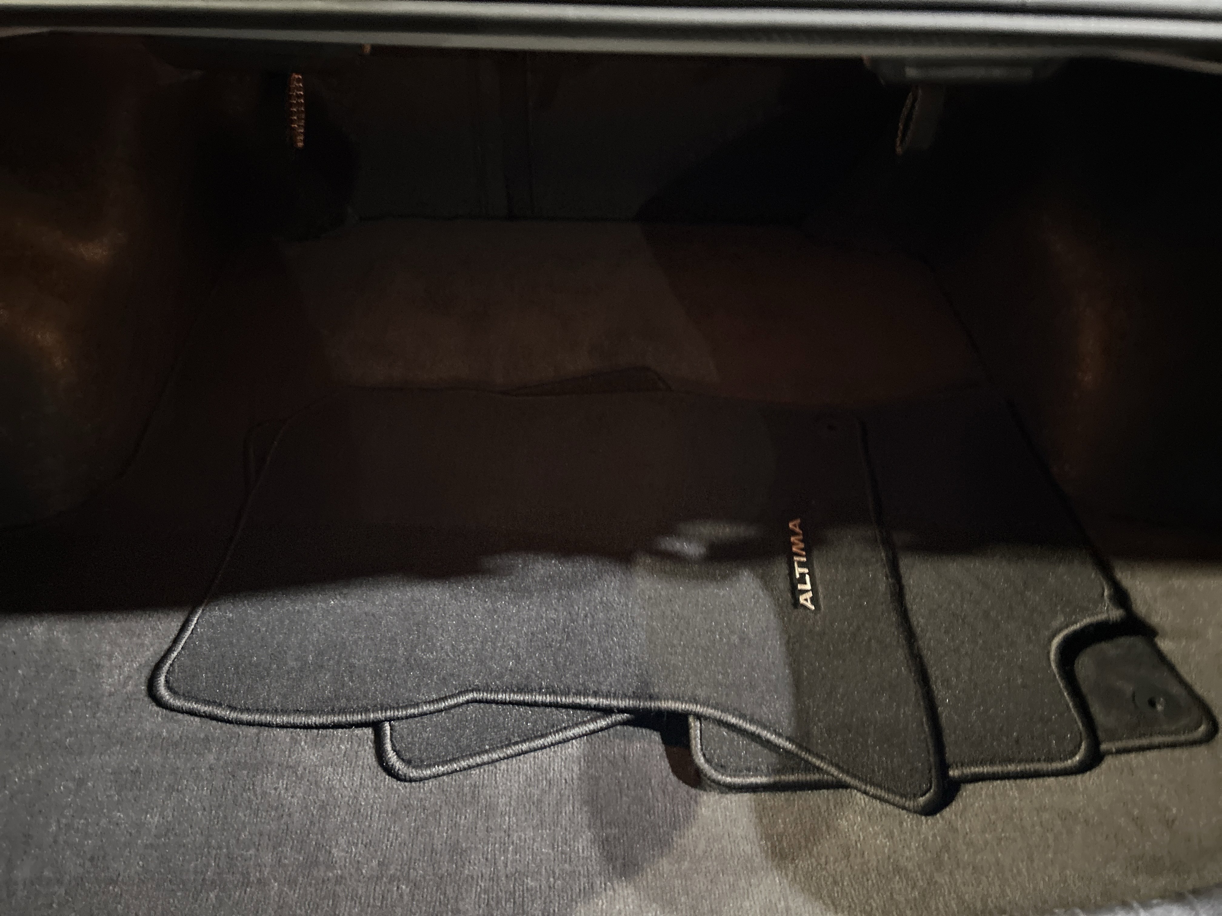 Used 2025 Nissan Altima 2.5 SV FWD image 6