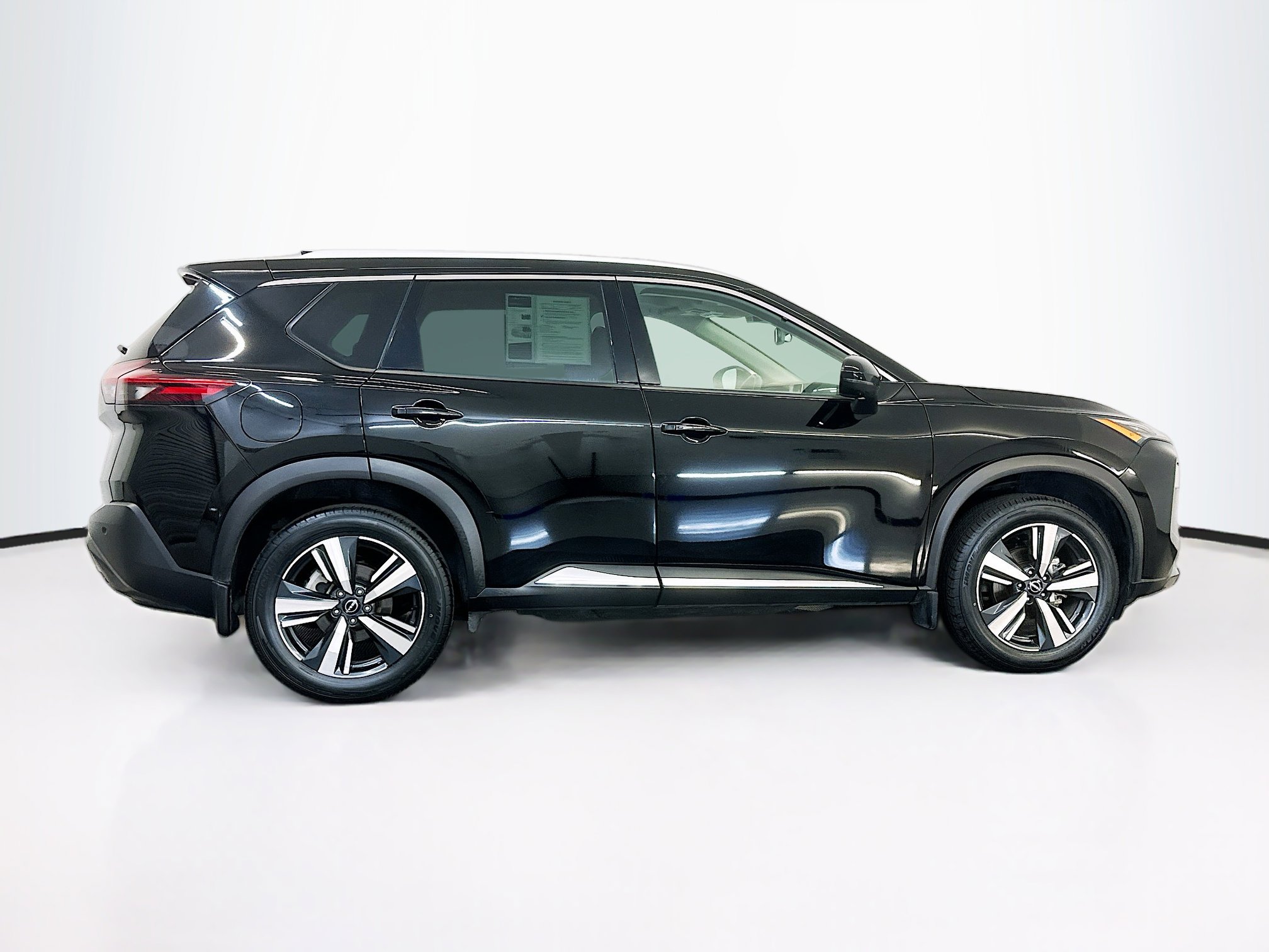Used 2023 Nissan Rogue SL image 10