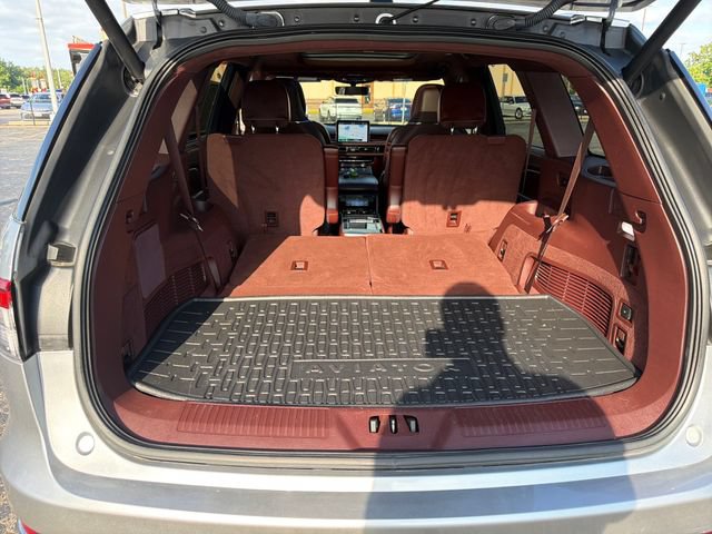 Certified 2022 Lincoln Aviator Black Label w/ Class IV Trailer Tow Package AWD/4WD image 36