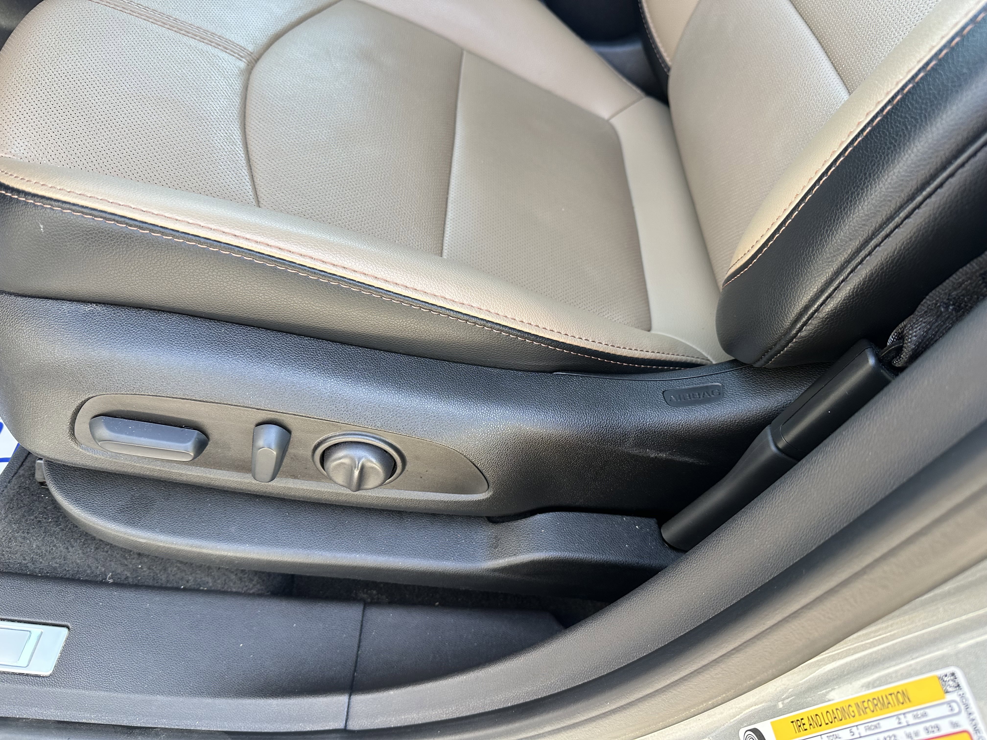 Used 2023 Chevrolet Equinox Premier FWD image 15