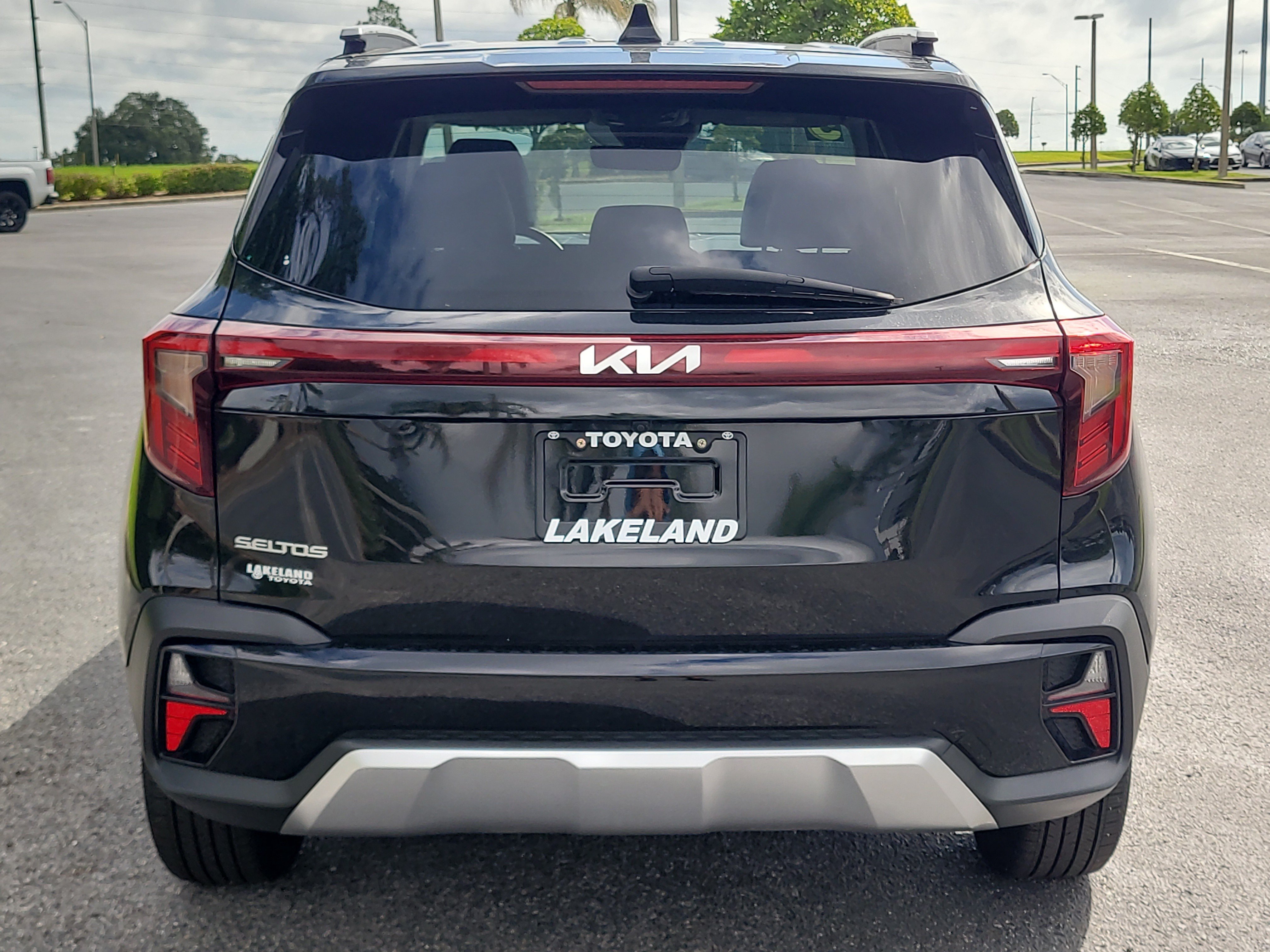 Used 2025 Kia Seltos S FWD image 6
