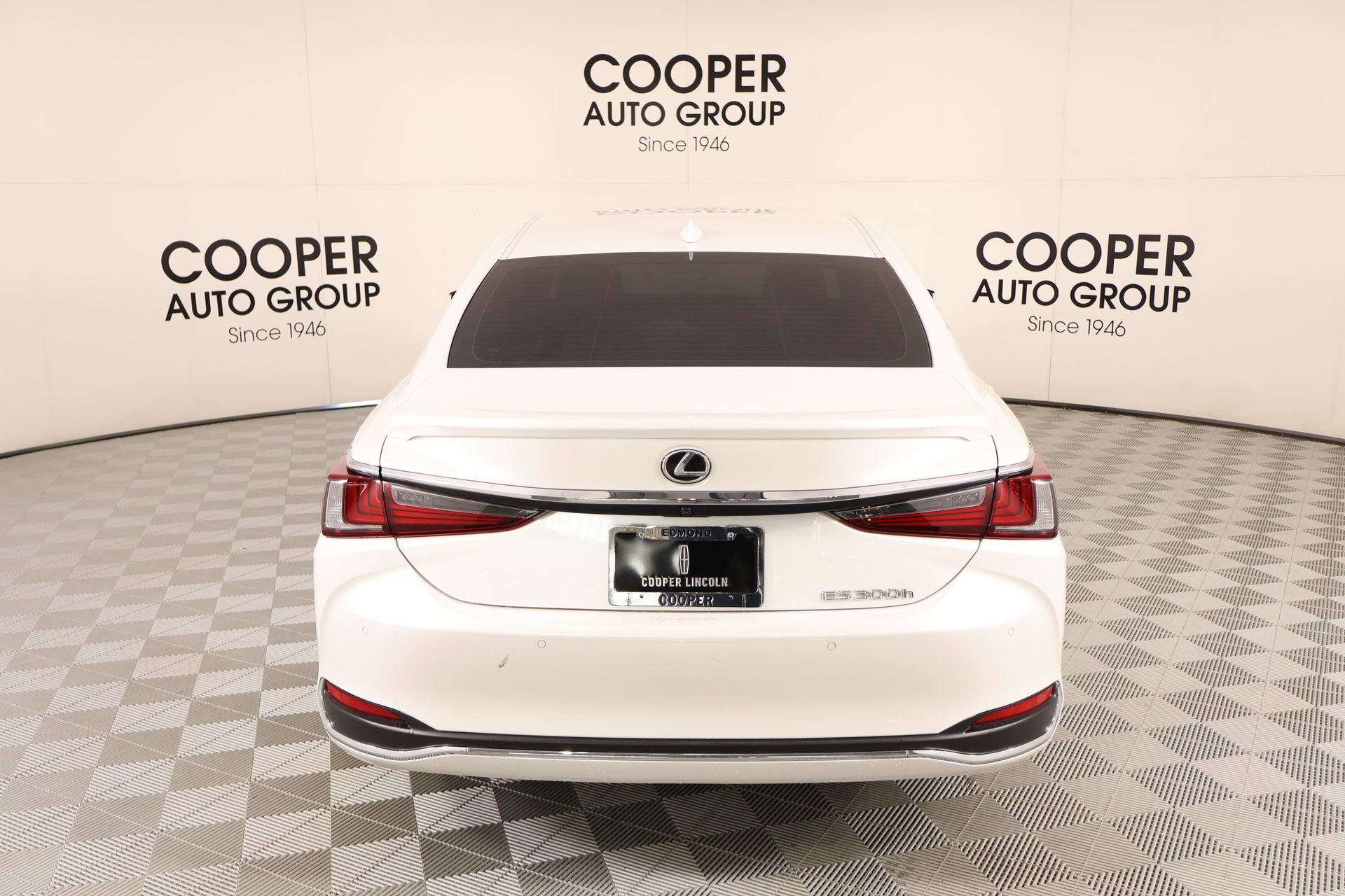 Used 2024 Lexus ES 300h w/ Technology Package FWD image 22