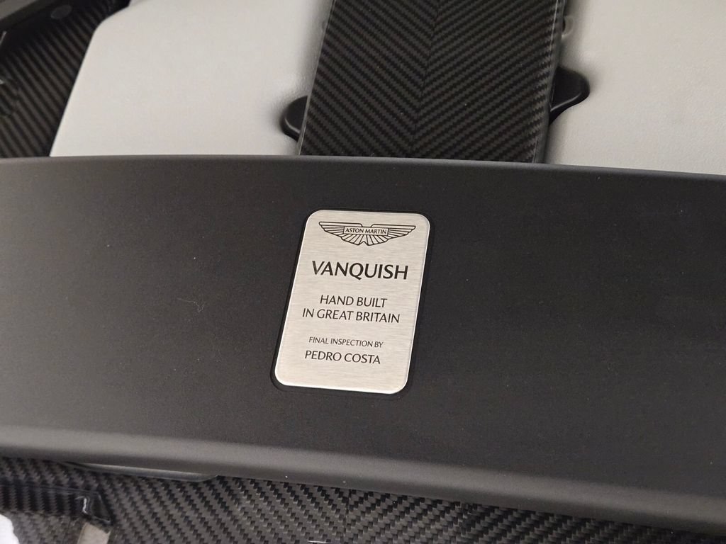 Used 2025 Aston Martin Vanquish RWD image 27