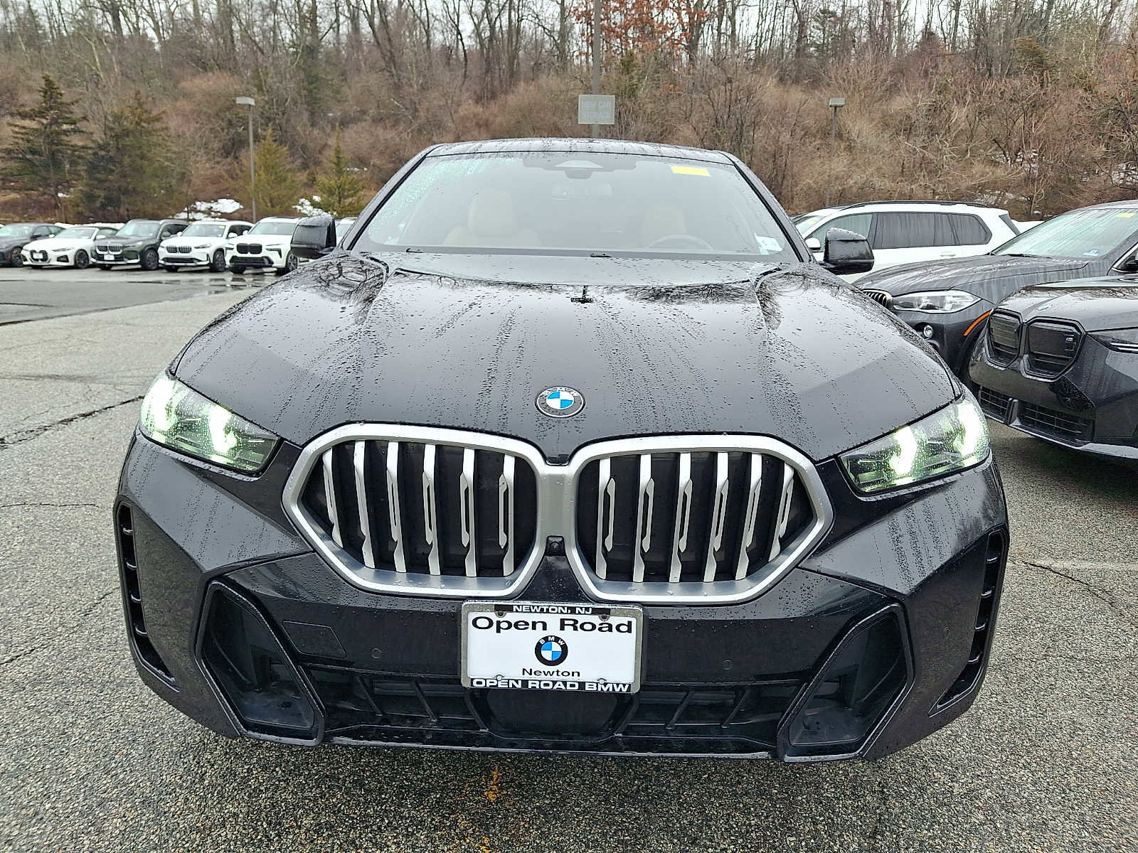 Used 2024 BMW X6 xDrive40i w/ Parking Assistance Package AWD/4WD image 2