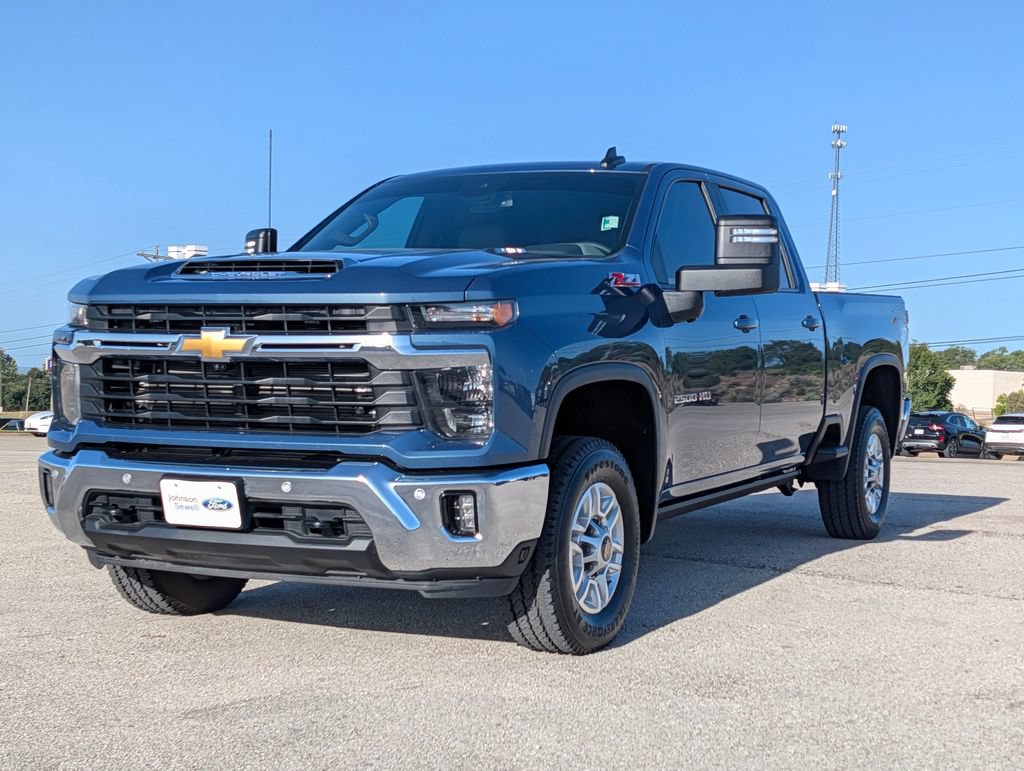 Used 2026 Chevrolet Silverado 2500 LT w/ Safety Package AWD/4WD image 4
