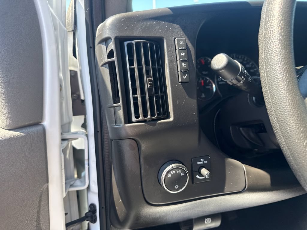 Used 2025 Chevrolet Express 2500 w/ Driver Convenience Package RWD image 29