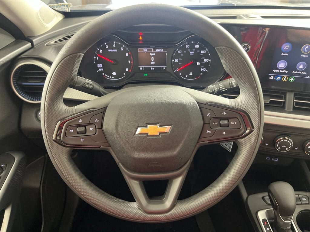 New 2026 Chevrolet Trax LS w/ LS Convenience Package FWD image 16