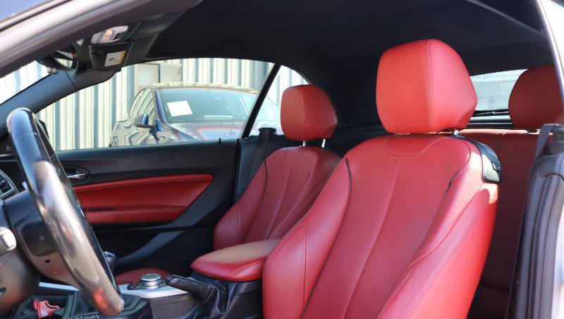 Used 2015 BMW M235i Convertible image 11