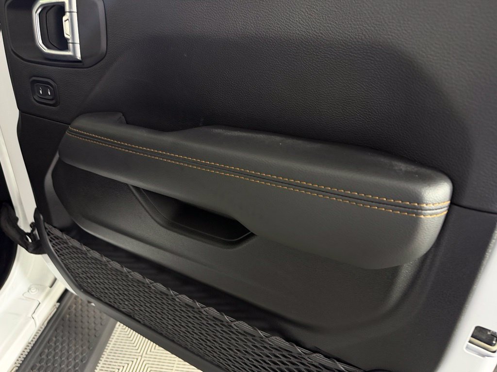 Used 2021 Jeep Wrangler Unlimited Sahara AWD/4WD image 36
