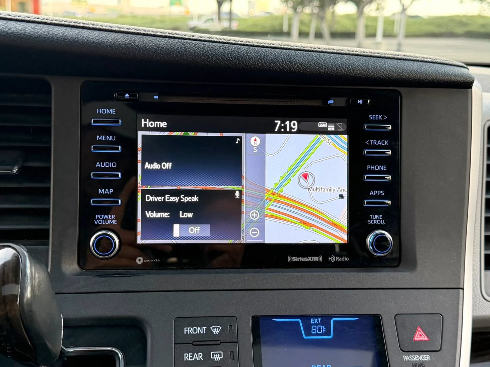 Used 2020 Toyota Sienna XLE w/ XLE Navigation Package FWD image 21