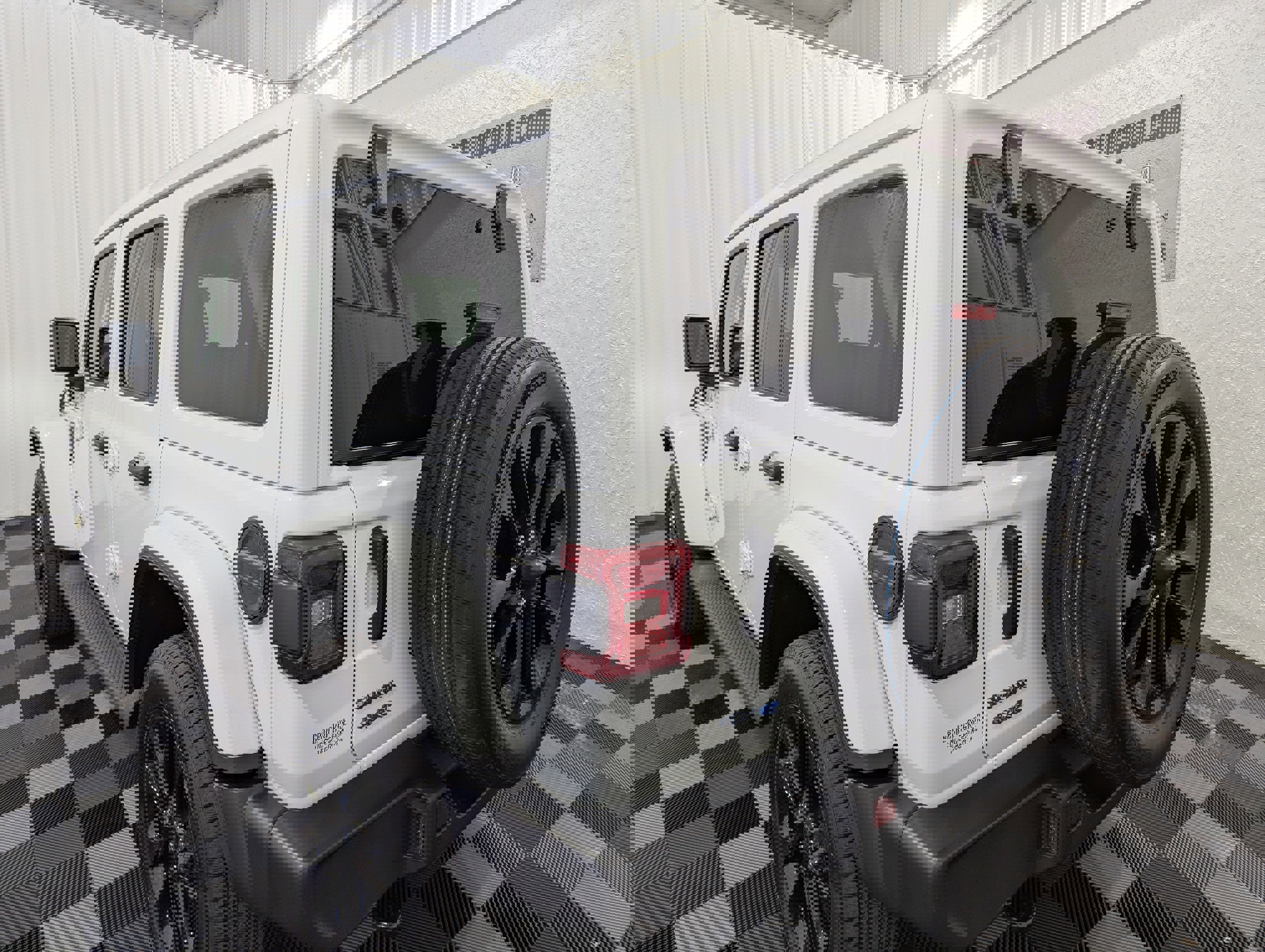 Used 2025 Jeep Wrangler Unlimited Sahara image 9