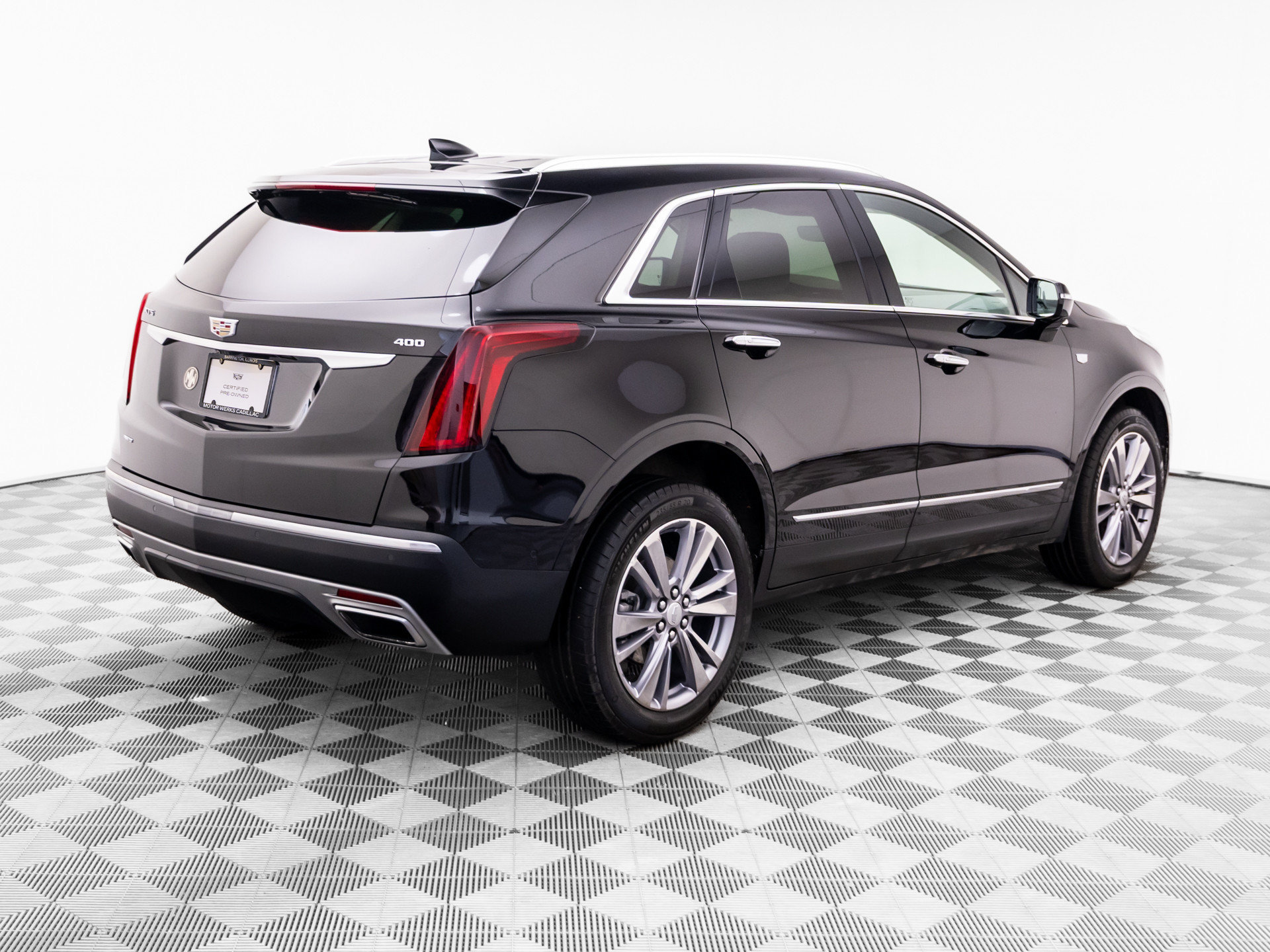 Used 2024 Cadillac XT5 Premium Luxury w/ Technology Package AWD/4WD image 6