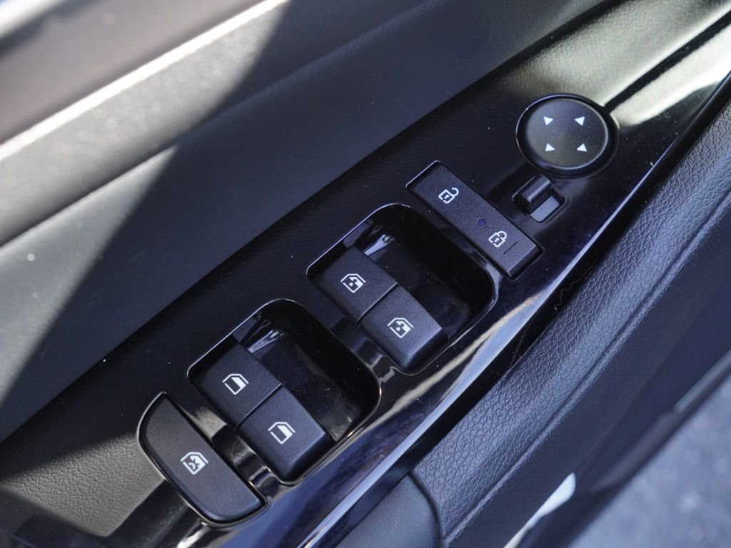 Used 2024 Kia Sportage EX image 12