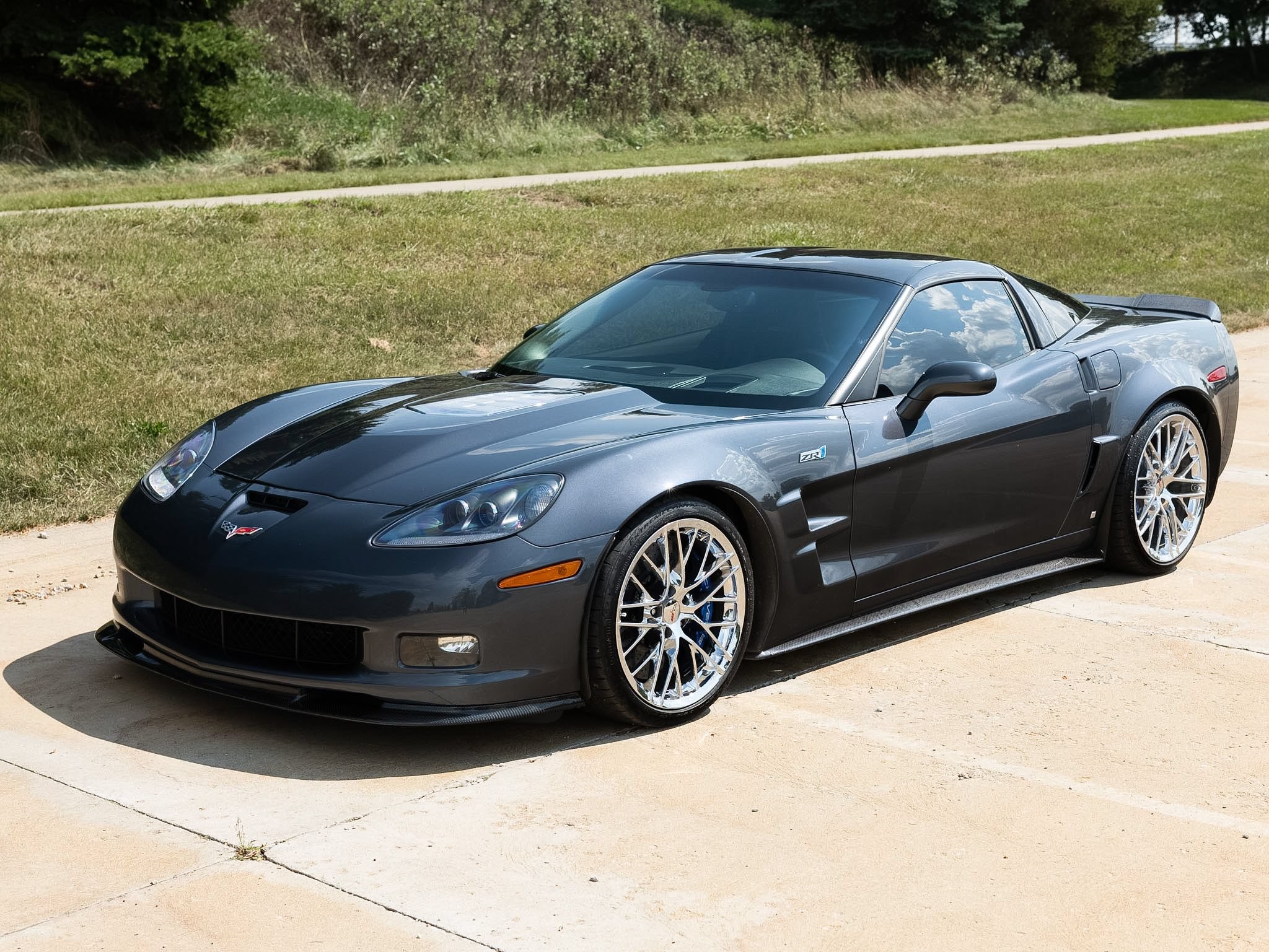 Used 2009 Chevrolet Corvette ZR1 w/ Preferred Equipment Group RWD image 70