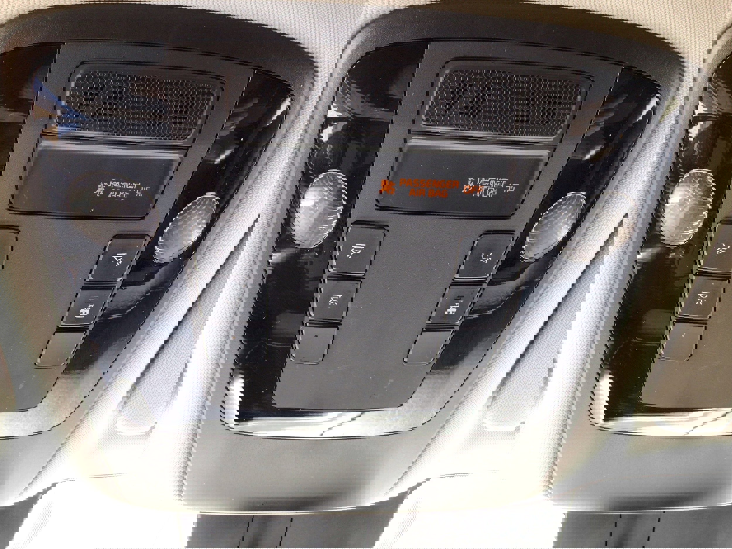 Used 2022 Kia Carnival LX image 25