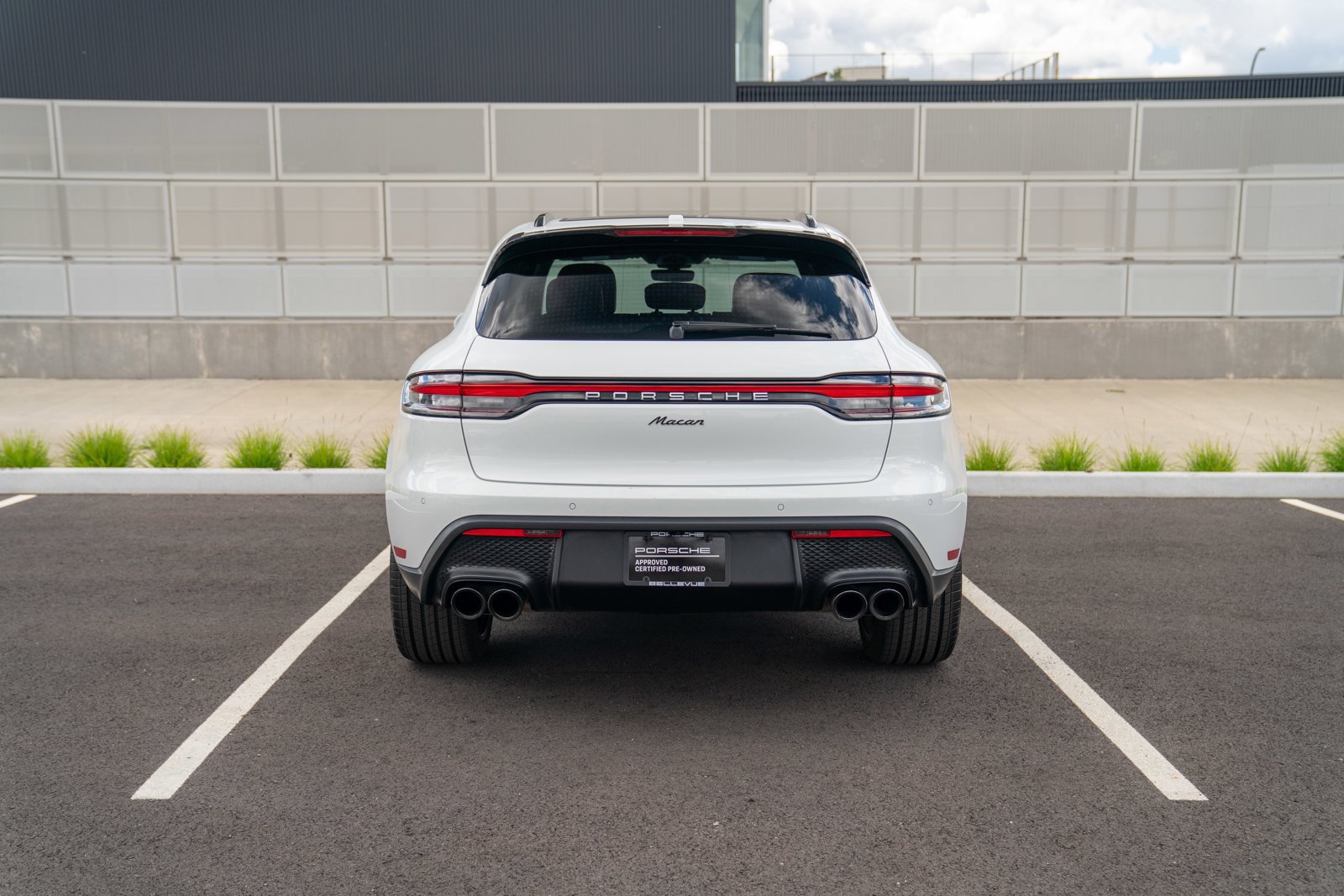 Certified 2026 Porsche Macan AWD/4WD image 7