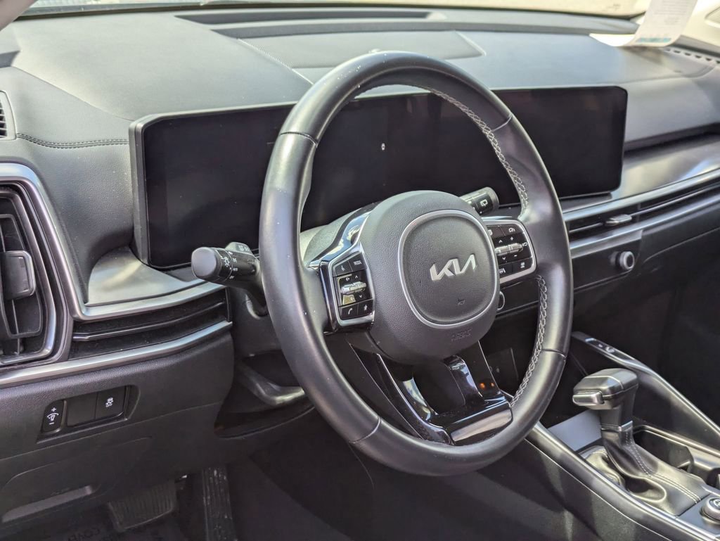 Used 2024 Kia Sorento S image 14