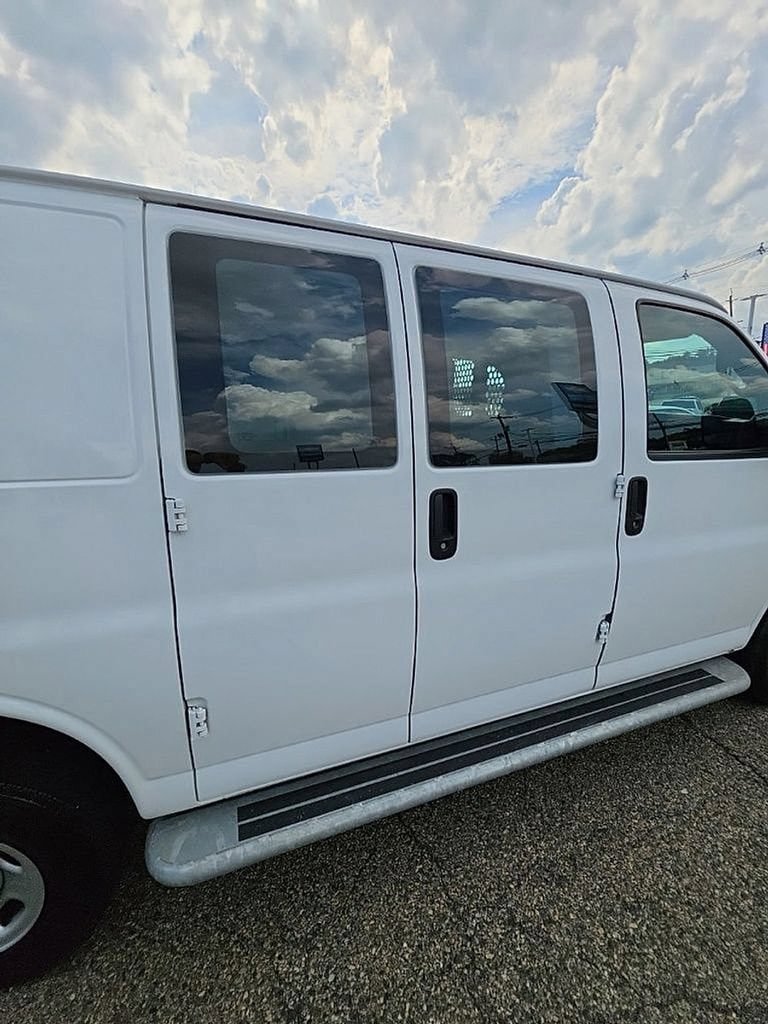 Used 2025 GMC Savana 2500 w/ Driver Convenience Package RWD image 28