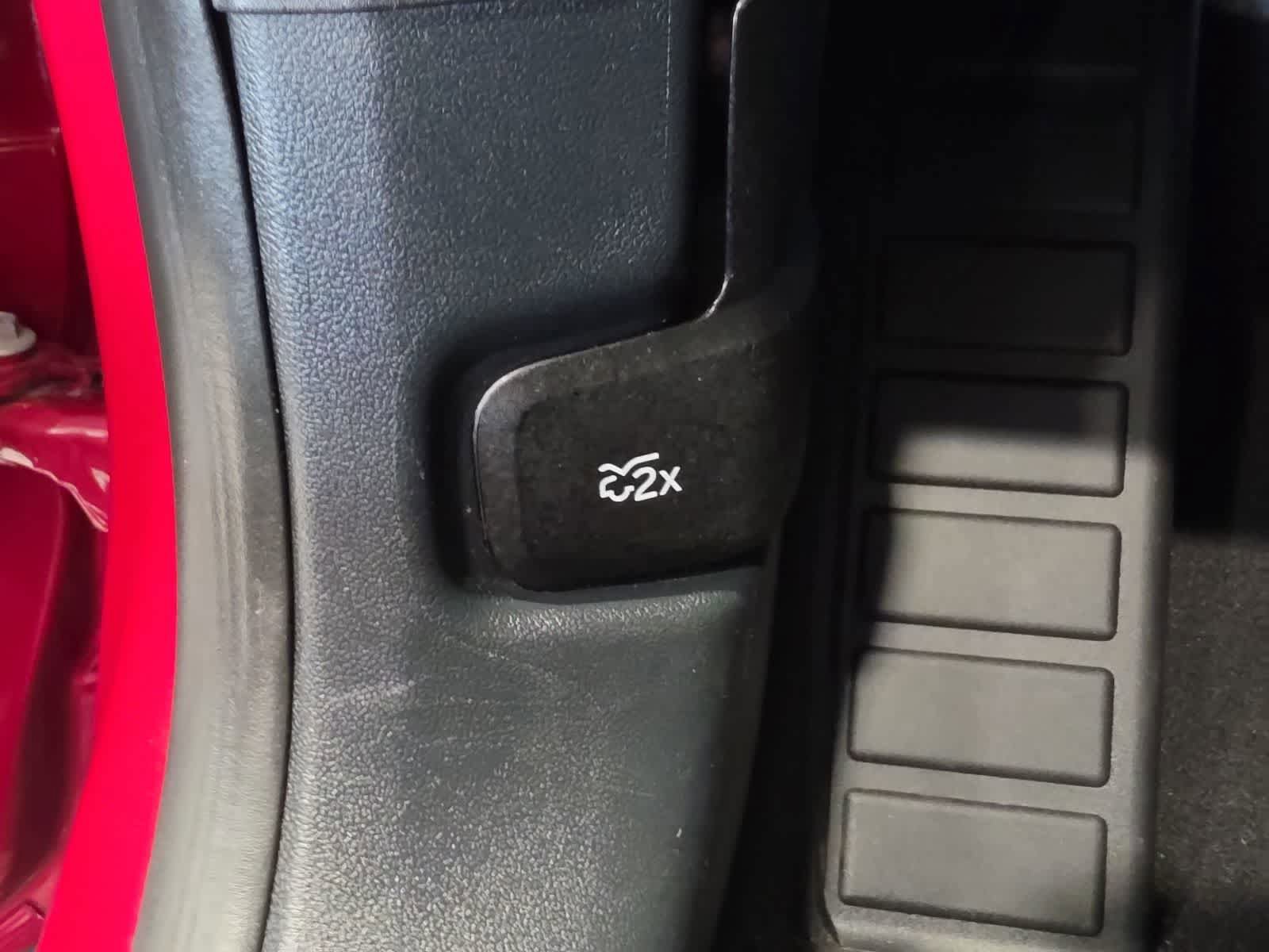Used 2024 Ford Escape ST-Line w/ Tech Pack #1 AWD/4WD image 17