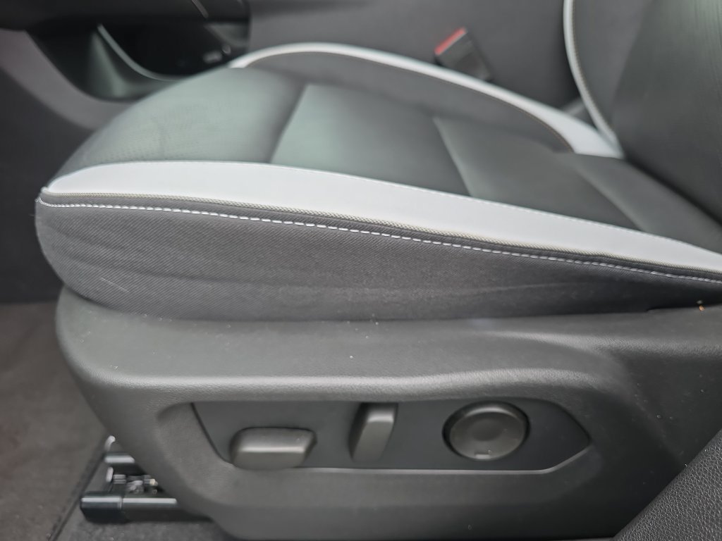 Certified 2024 Buick Envision Sport Touring AWD/4WD image 32