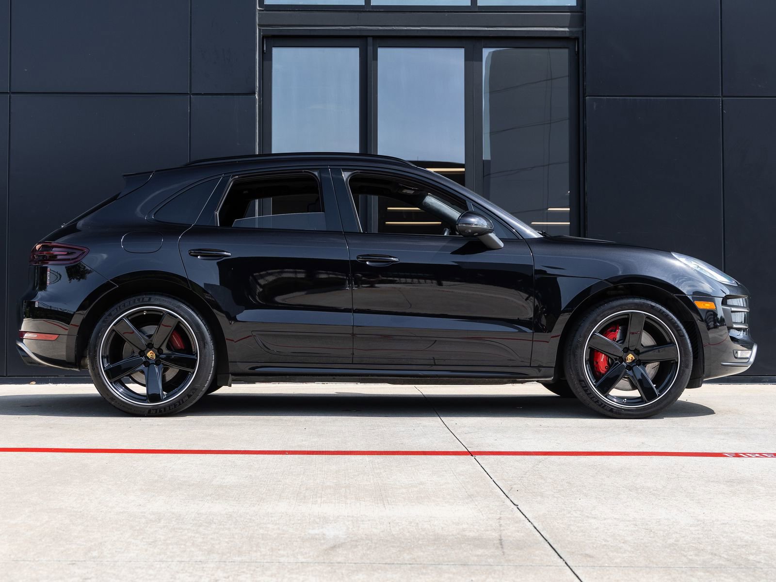 Certified 2017 Porsche Macan Turbo AWD/4WD image 12