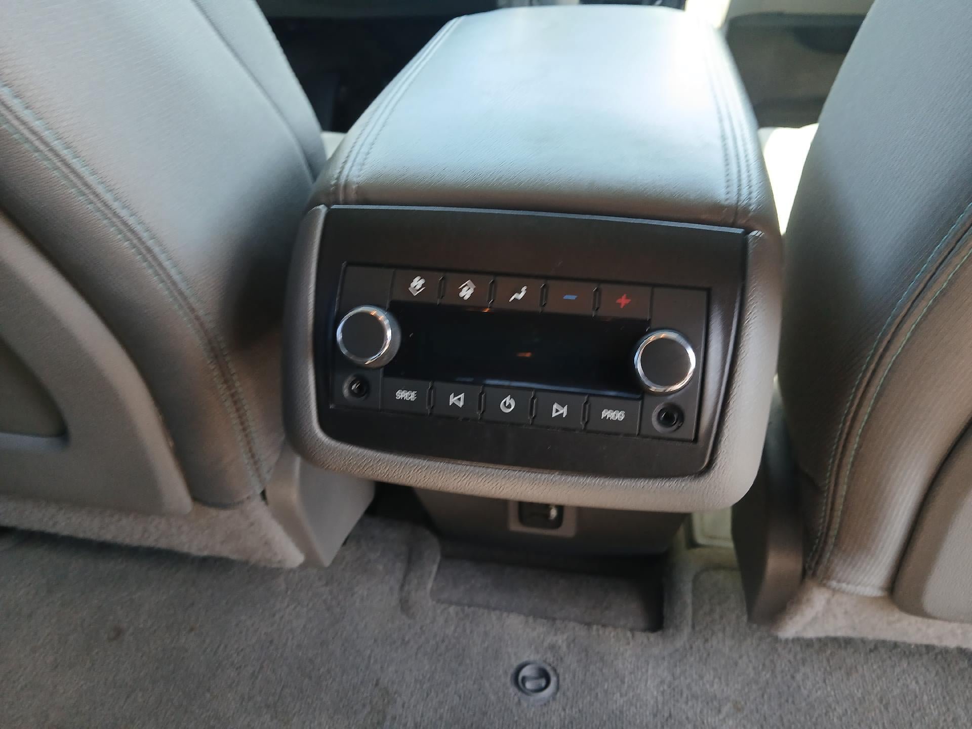 Used 2017 Chevrolet Traverse LT w/ Traveler's Package FWD image 18