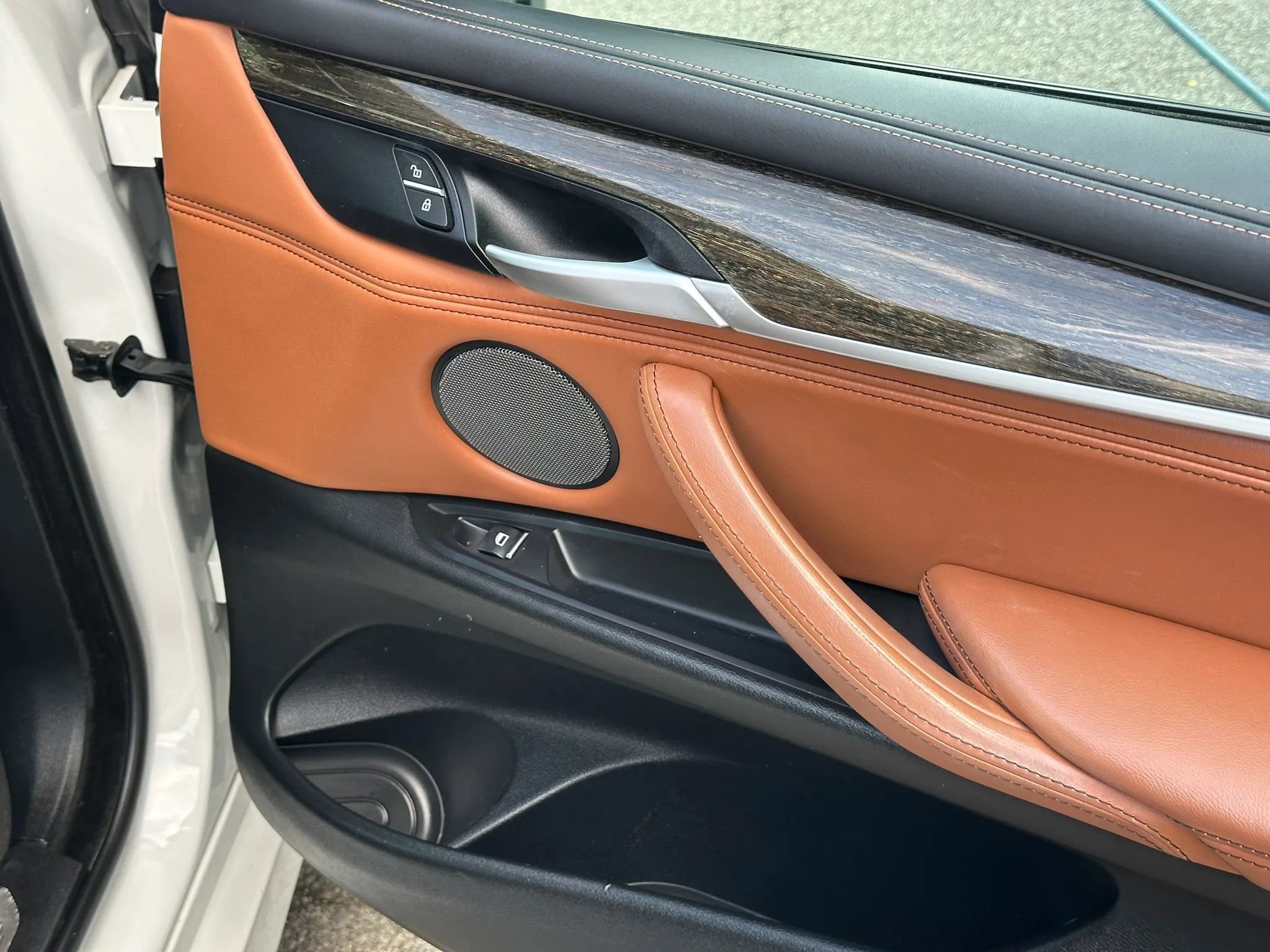 Used 2017 BMW X5 xDrive50i AWD/4WD image 23