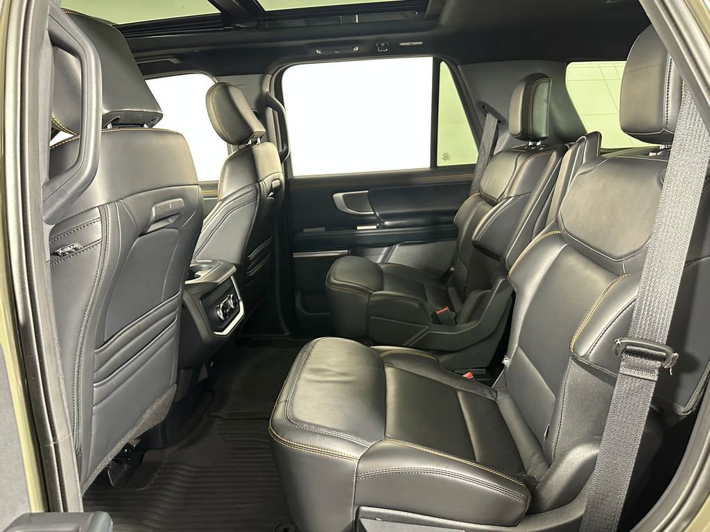 Used 2025 Ford Expedition Tremor AWD/4WD image 24