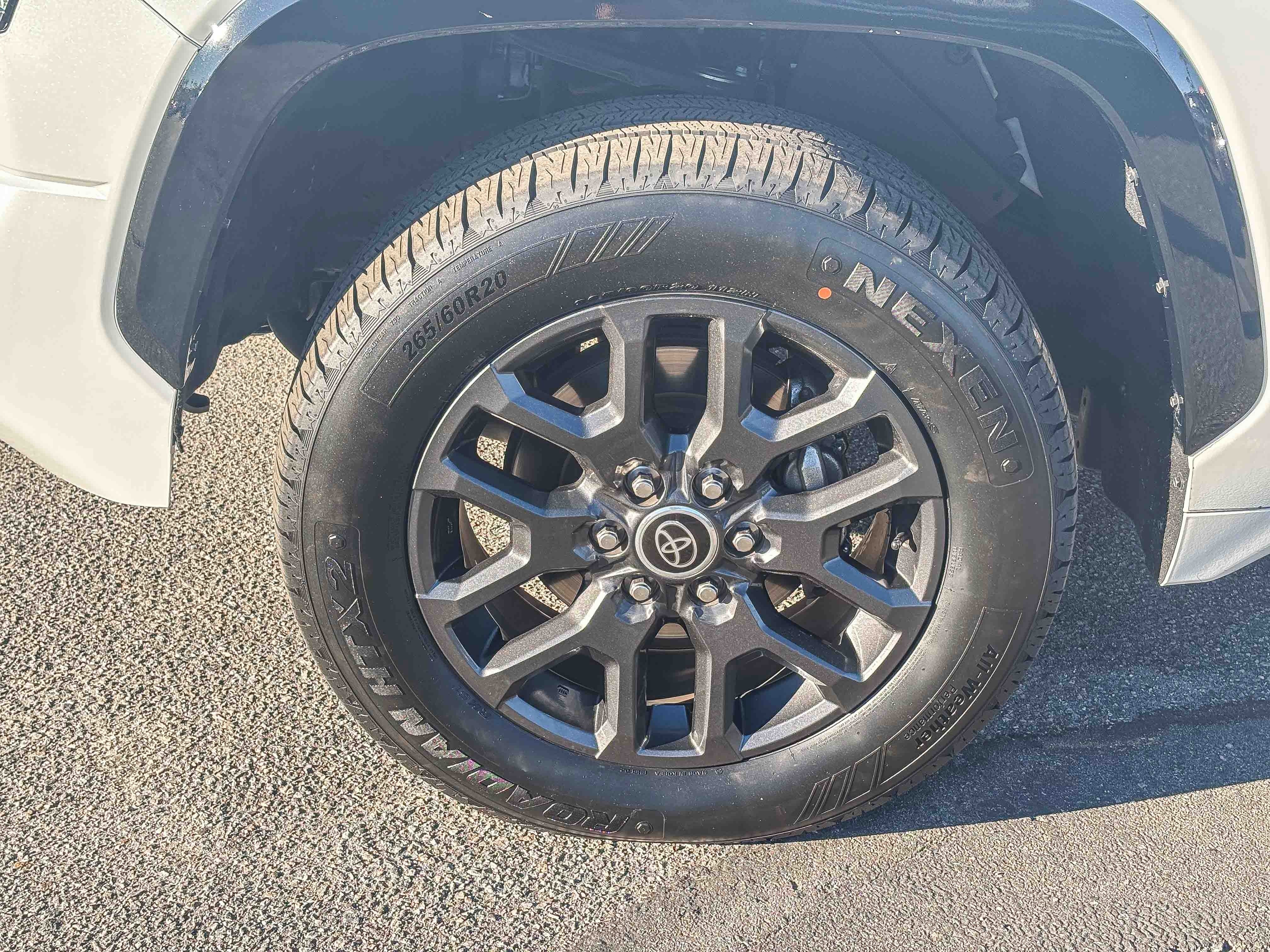 Used 2022 Toyota Tundra Platinum image 11