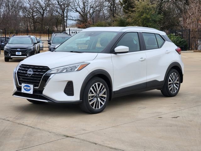 Used 2023 Nissan Kicks SV image 3