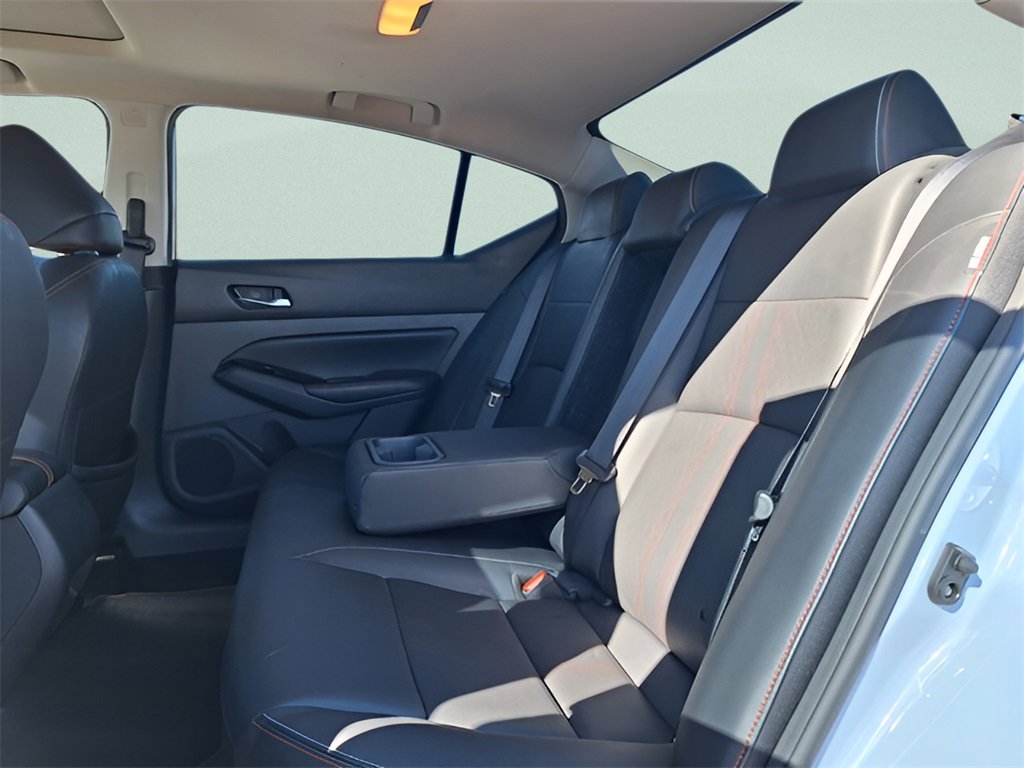 Used 2023 Nissan Altima 2.5 SR w/ SR Premium Package image 24