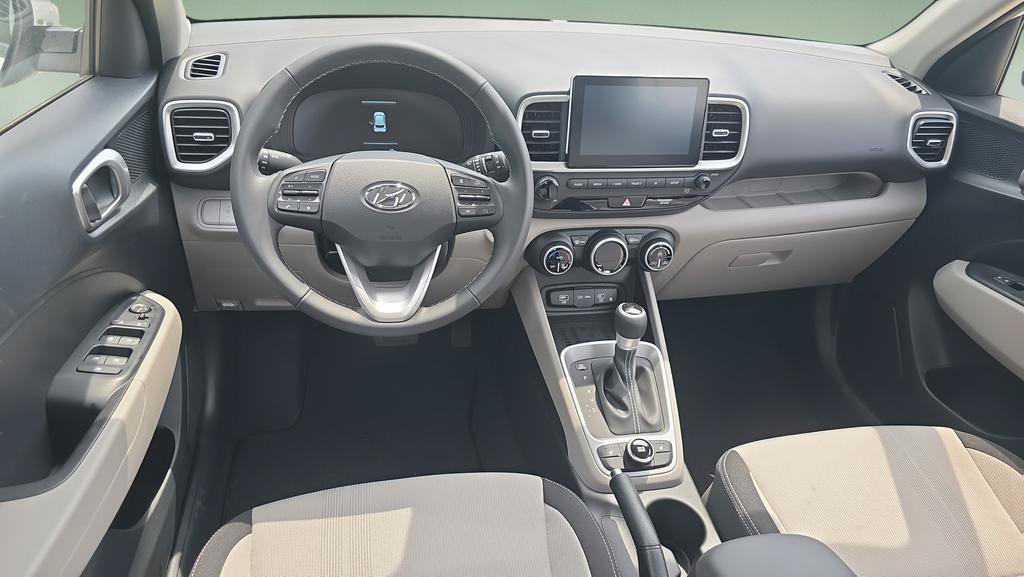 New 2026 Hyundai Venue SEL FWD image 18