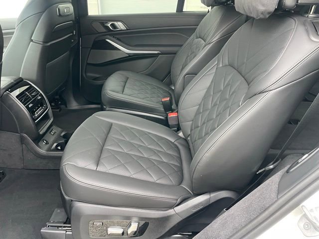 Used 2026 BMW X7 xDrive40i w/ M Sport Package AWD/4WD image 7