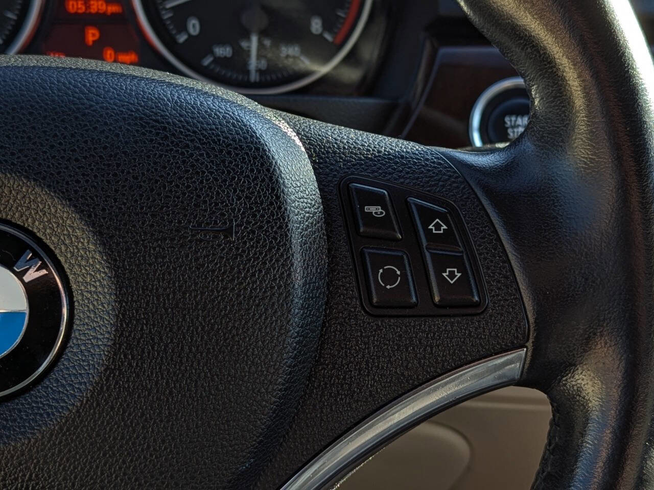 Used 2011 BMW 335i Convertible RWD image 32