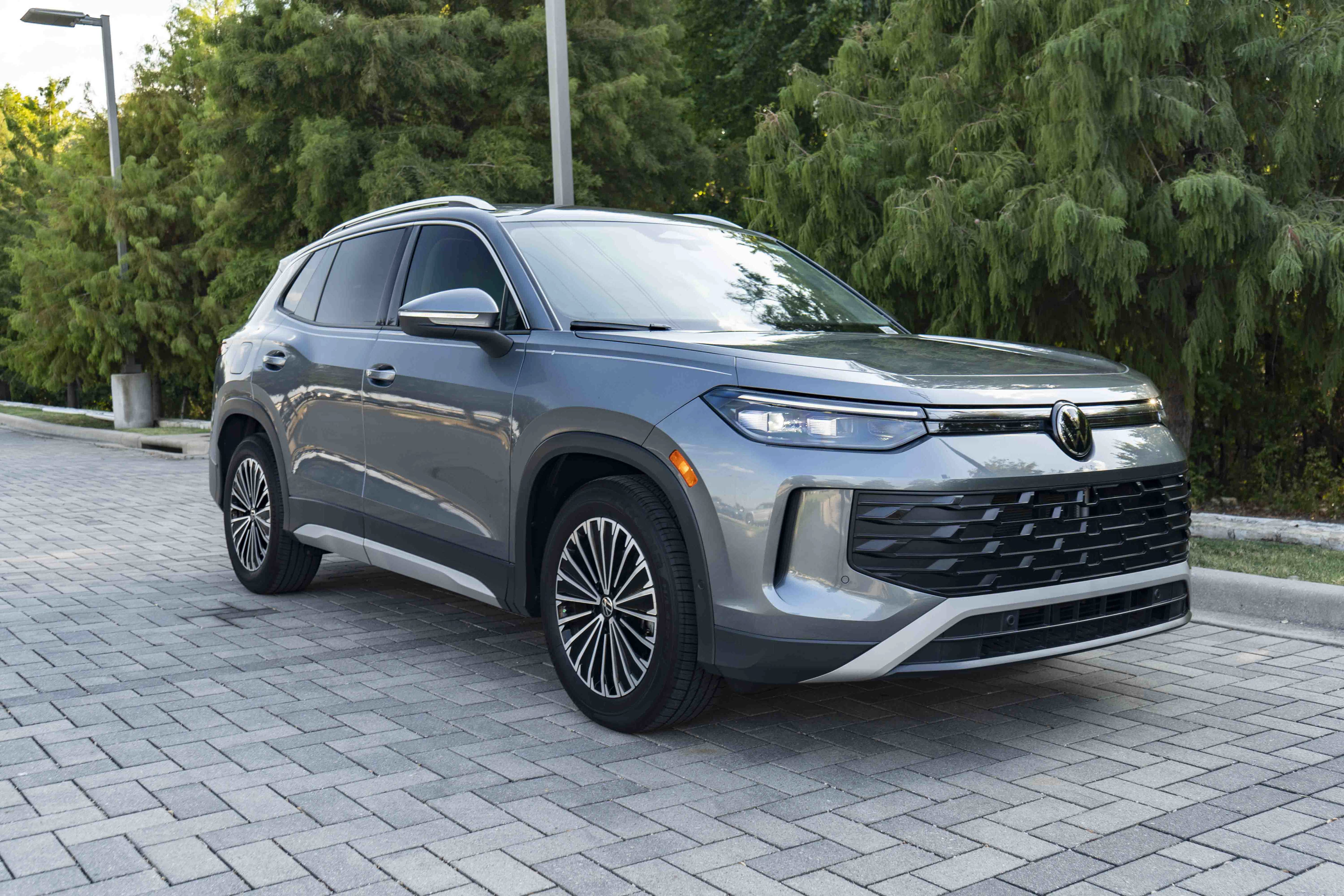 Certified 2026 Volkswagen Tiguan S FWD image 2