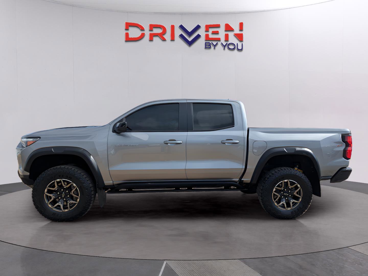Used 2023 Chevrolet Colorado ZR2 w/ ZR2 Convenience Package III image 2