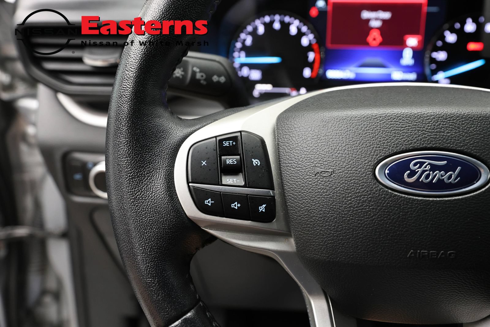 Used 2023 Ford Explorer XLT RWD image 15