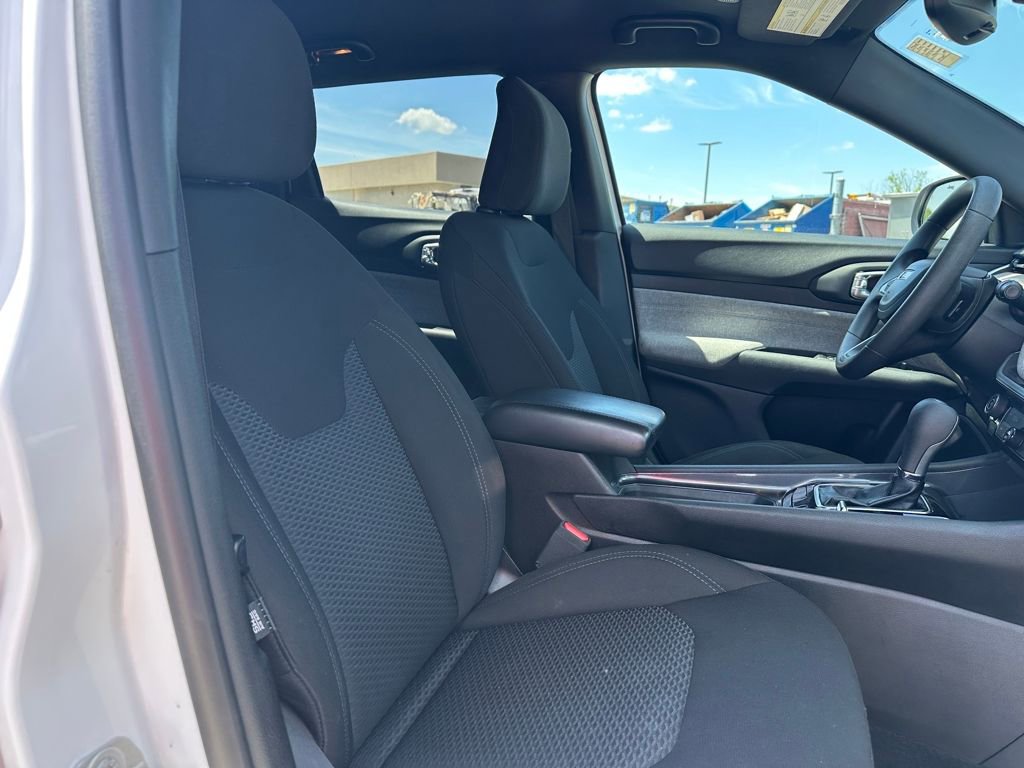 Used 2023 Jeep Compass Sport AWD/4WD image 17