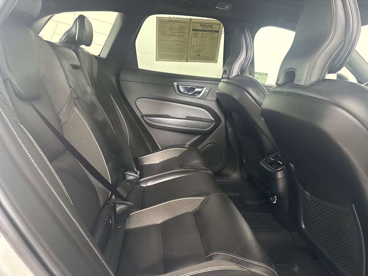 Used 2020 Volvo XC60 T5 R-Design AWD/4WD image 25
