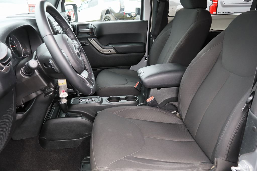 Used 2018 Jeep Wrangler Sport AWD/4WD image 19