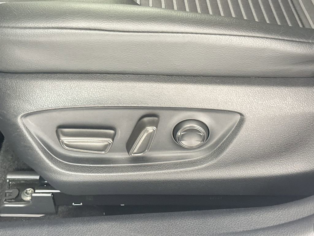 Used 2024 Toyota Camry SE FWD image 21