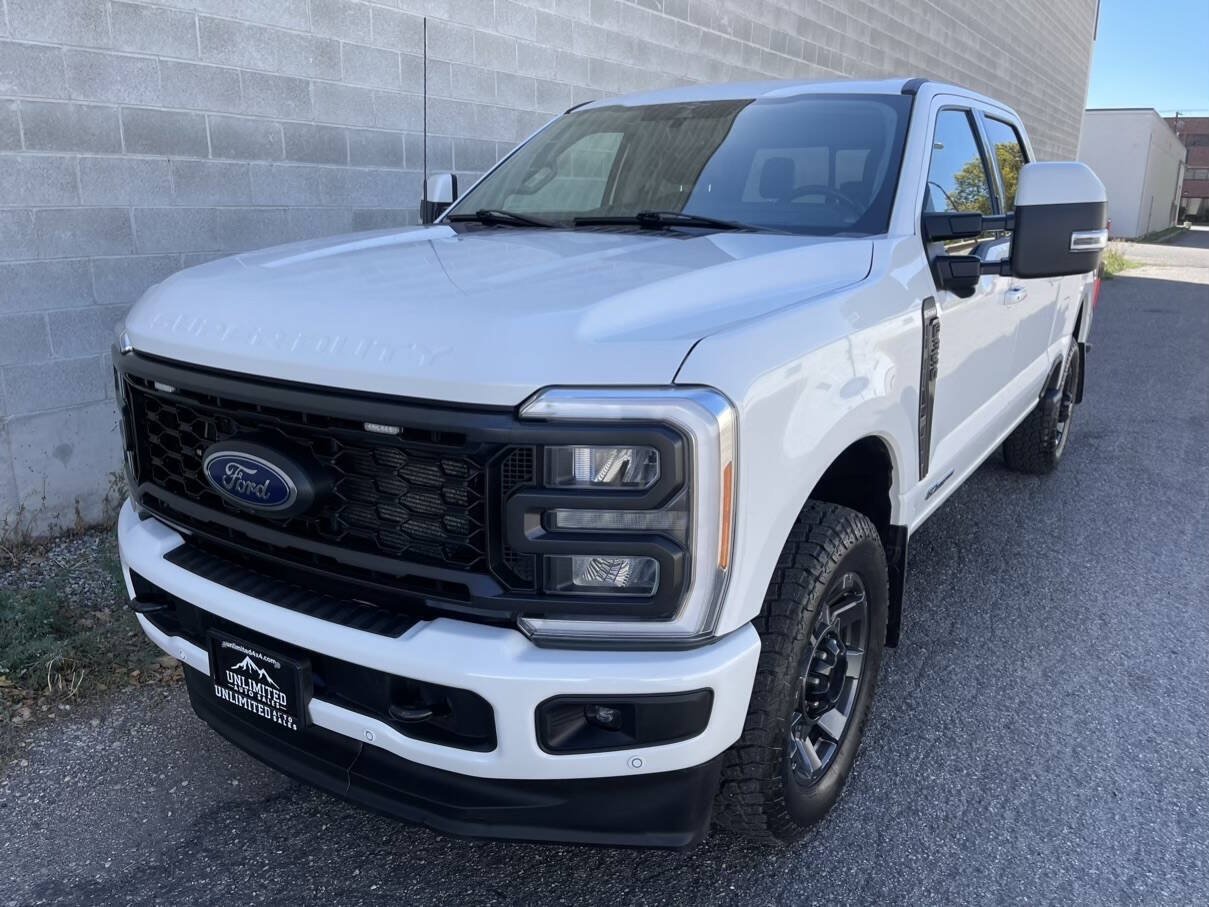 Used 2023 Ford F350 Lariat w/ Lariat Ultimate Package AWD/4WD image 8